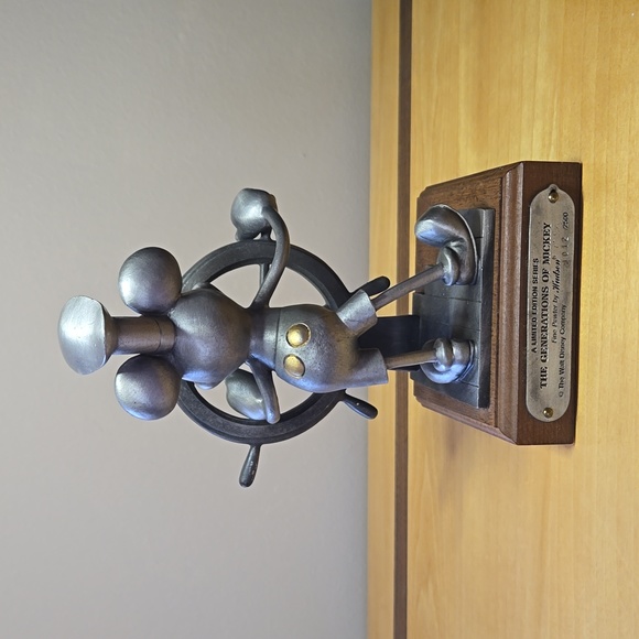 Disney Mickey Mouse "Steamboat Willie 1928" Pewter Figurine LE 1012/2500 - Picture 4 of 7